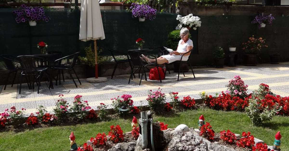 Een foto van het terras bij Appartementen Mite