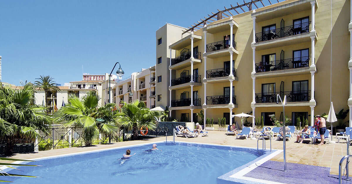 Een foto van het zwembad bij Sol Torremolinos Don Marco
