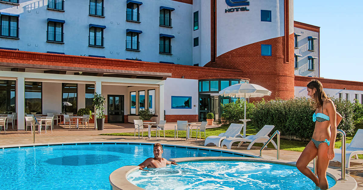 Een foto van het zwembad bij Lu' Hotel Carbonia