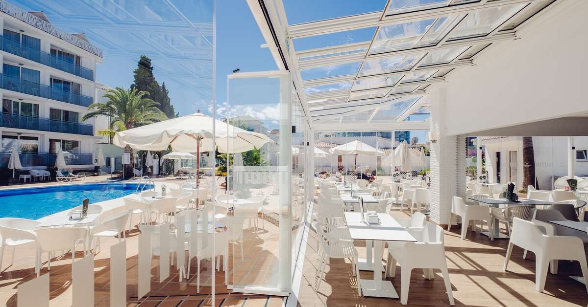 Een foto van het zwembad bij Beneste Villa Flamenca