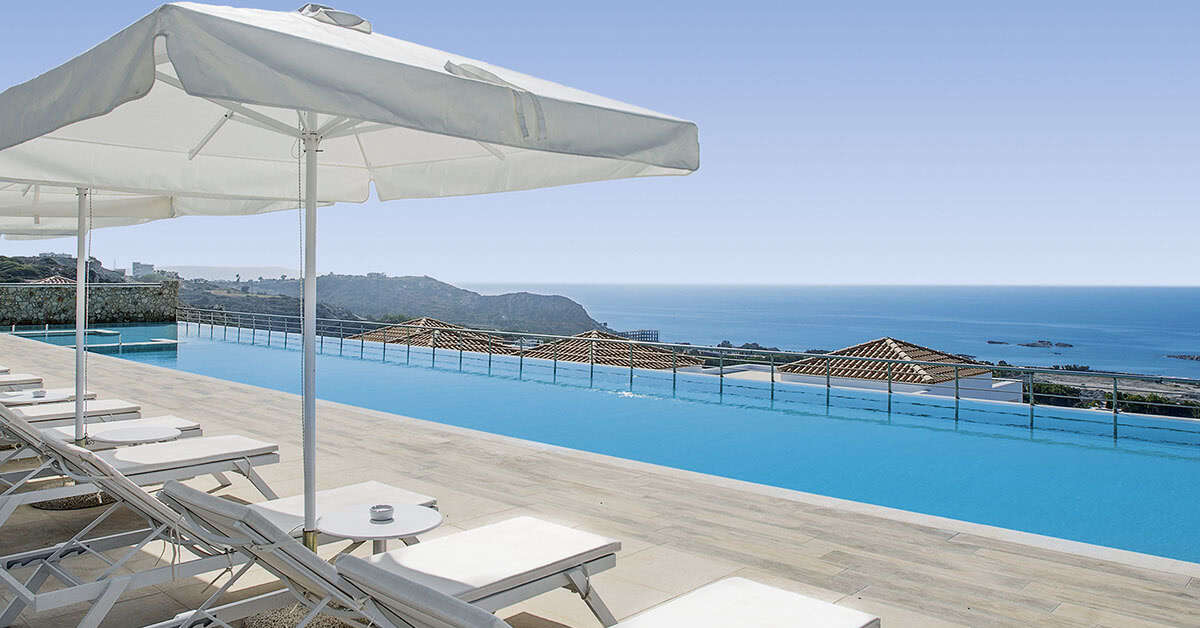 Een foto van het zwembad bij White Rock of Kos