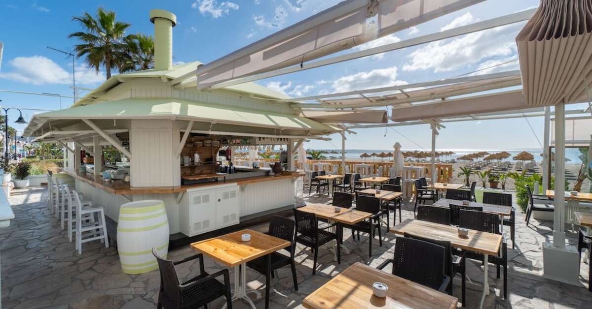 Een foto van het terras bij MS Tropicana