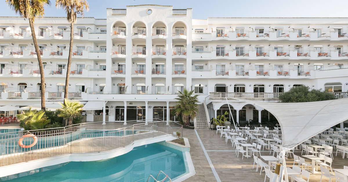 Een foto van de buitenkant van Best Lloret Splash