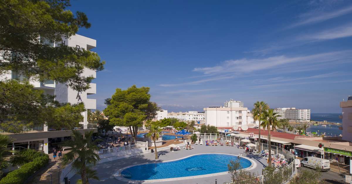 Een foto van het zwembad bij Hotel Vibra Riviera