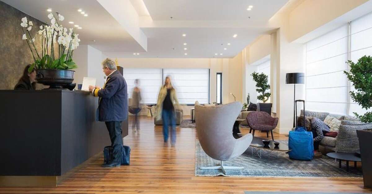 Een foto van het interieur van Hotel Politeama