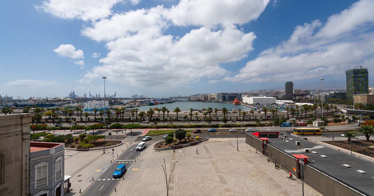 Een foto van de buitenkant van Hotel Puerto de La Luz