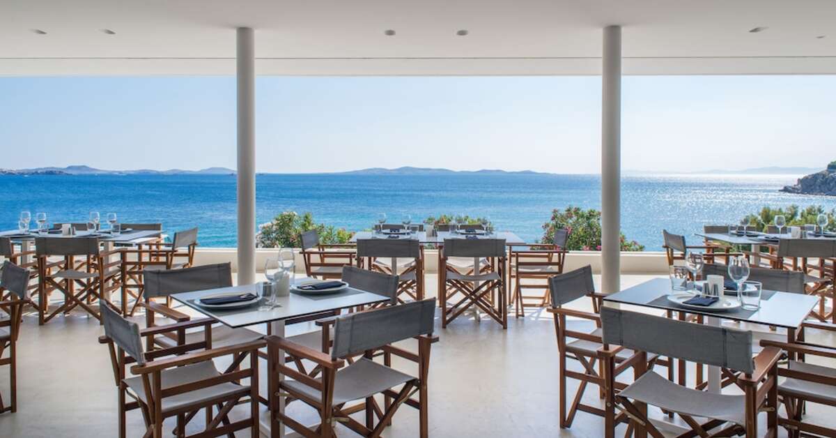 Een foto van het terras bij The Alkistis Hotel