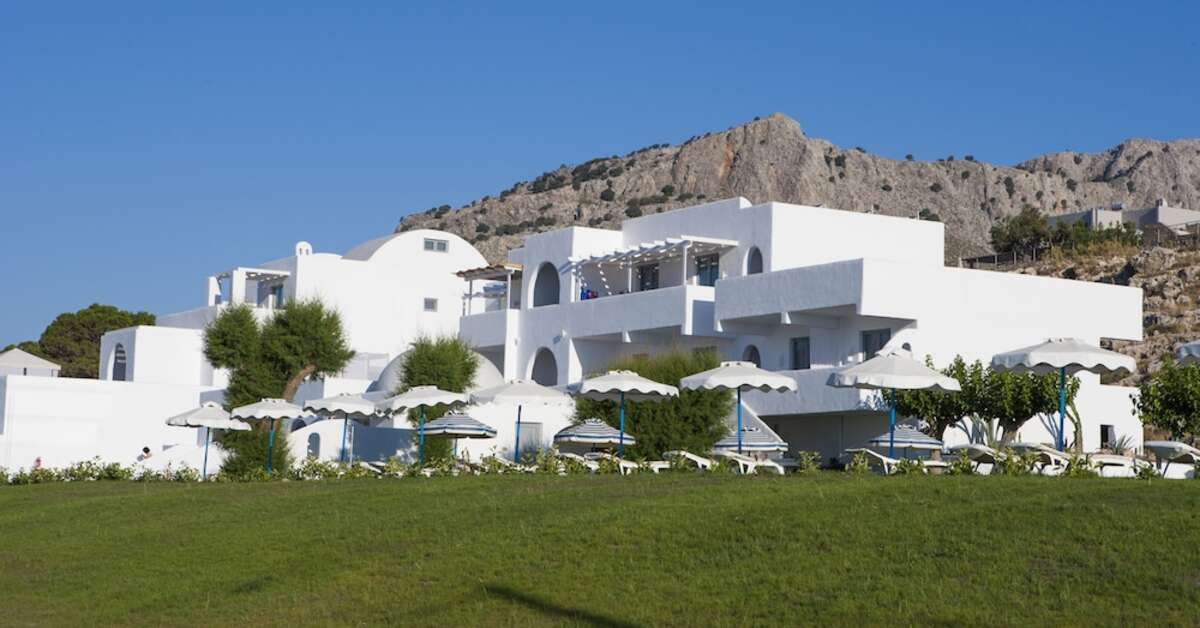 Ein Foto von der Außenansicht des Lindos Sun Hotel