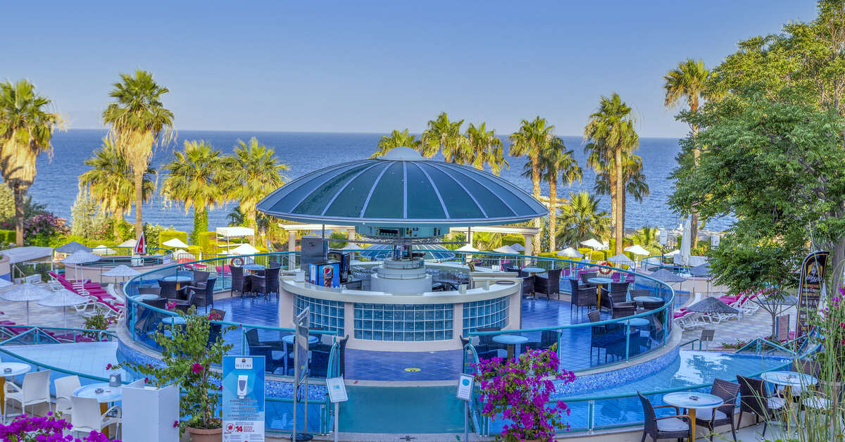Een foto van The Grand Blue Sky International