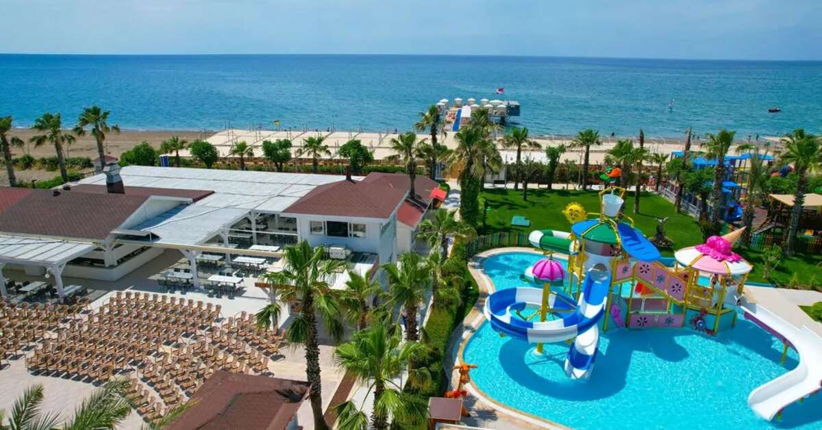 Een foto van het zwembad bij Orange County Resort Hotel Belek