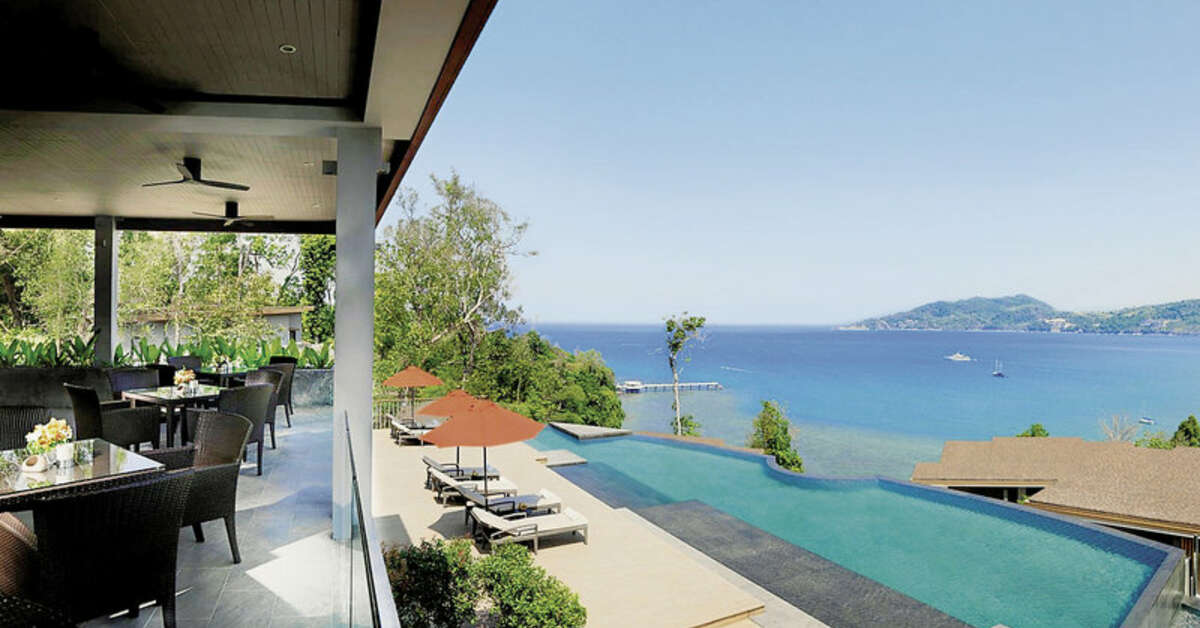 Een foto van het zwembad bij Amari Phuket