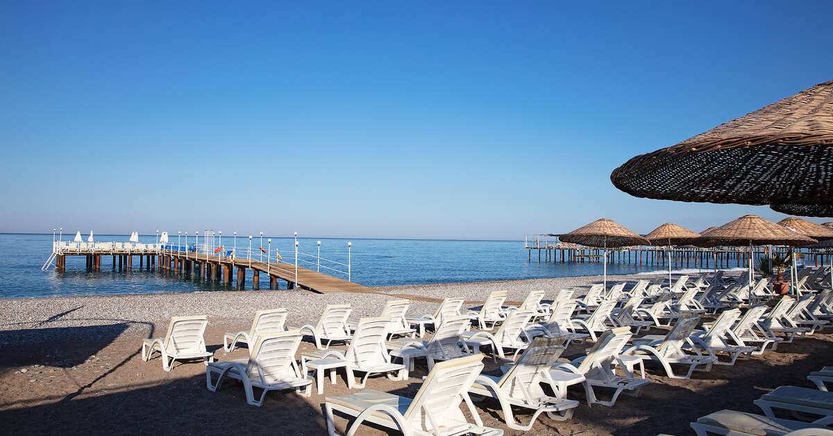 Een foto van het strand bij Galeri Resort Hotel