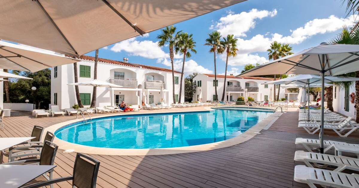 Een foto van het zwembad bij Cales de Ponent Appartementen
