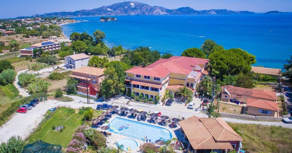 Een foto van het zwembad bij Porto Koukla Beach