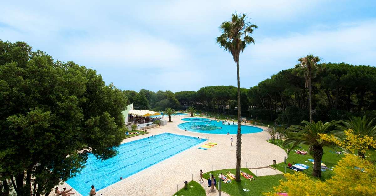 Een foto van het zwembad bij Camping Villaggio Baia Domizia