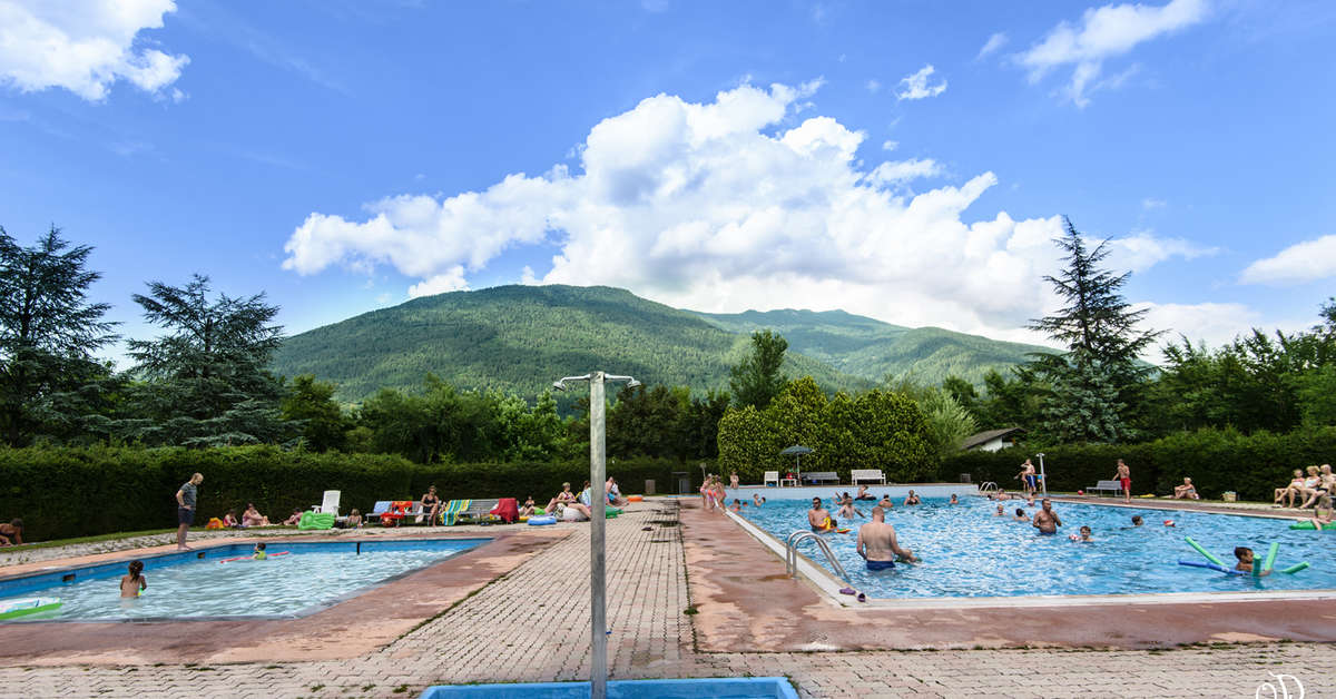 Een foto van het zwembad bij Camping Due Laghi