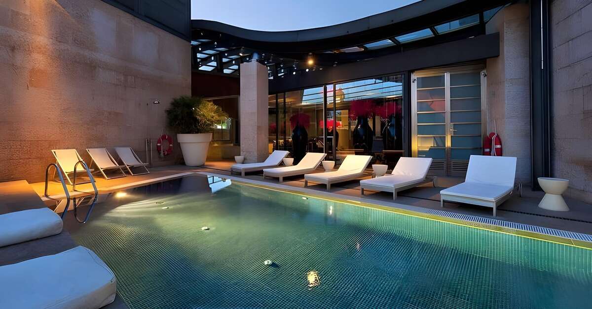 Een foto van het zwembad bij Hotel Urban