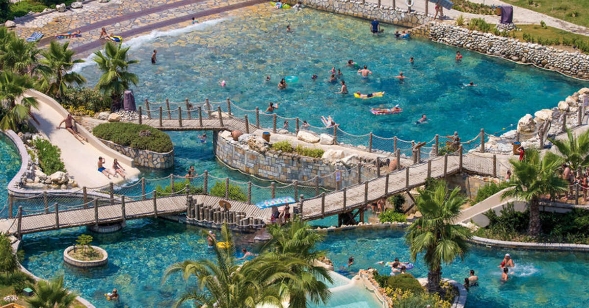 Ein Foto vom Pool im Club Grand Aqua