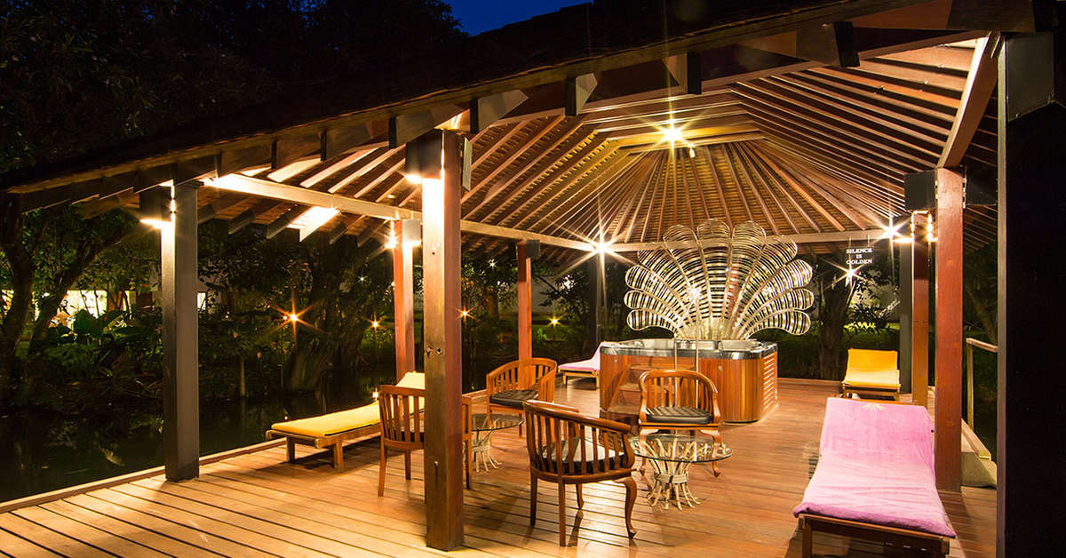 Een foto van het terras bij Royal Palms Beach Resort