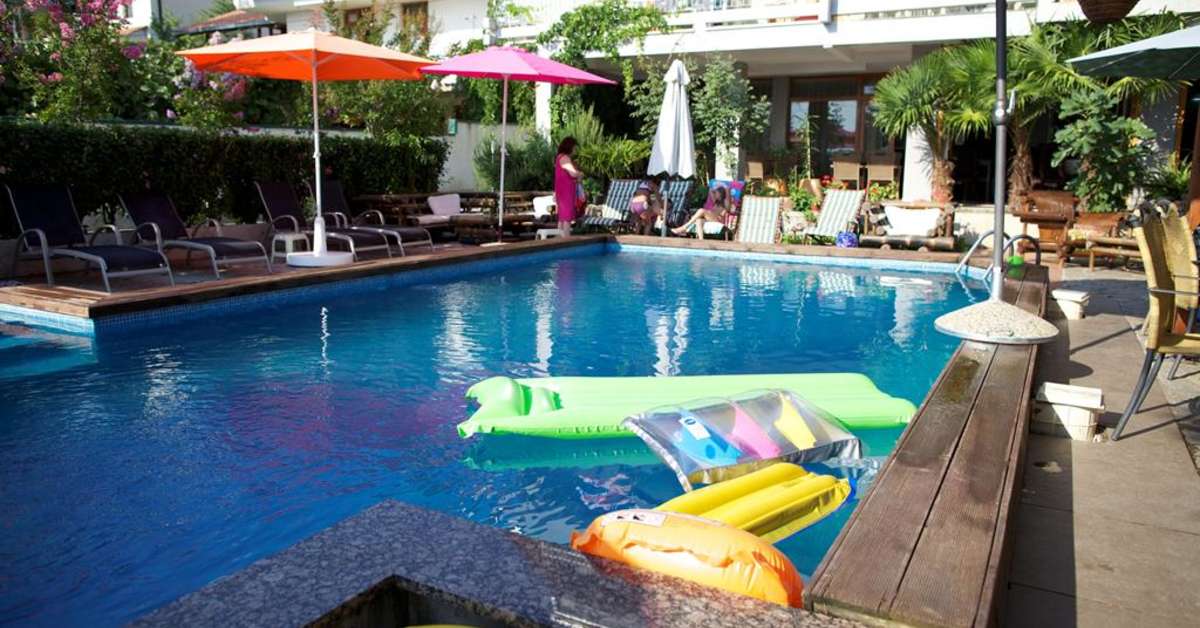 Een foto van het zwembad bij Villa Dionis