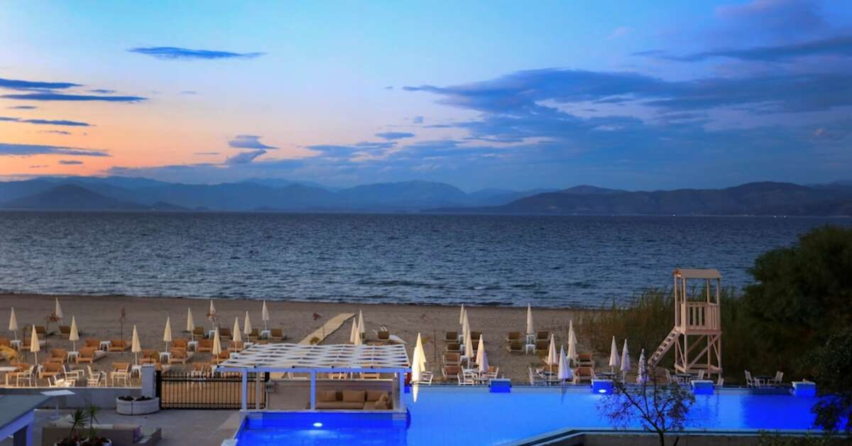 Een foto van het zwembad bij Cavomarina Beach Hotel