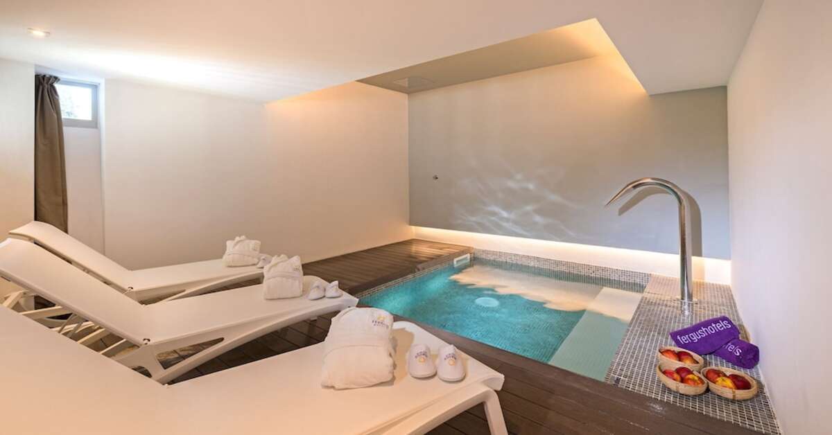 Ein Foto vom Pool im Fergus Style Palmanova
