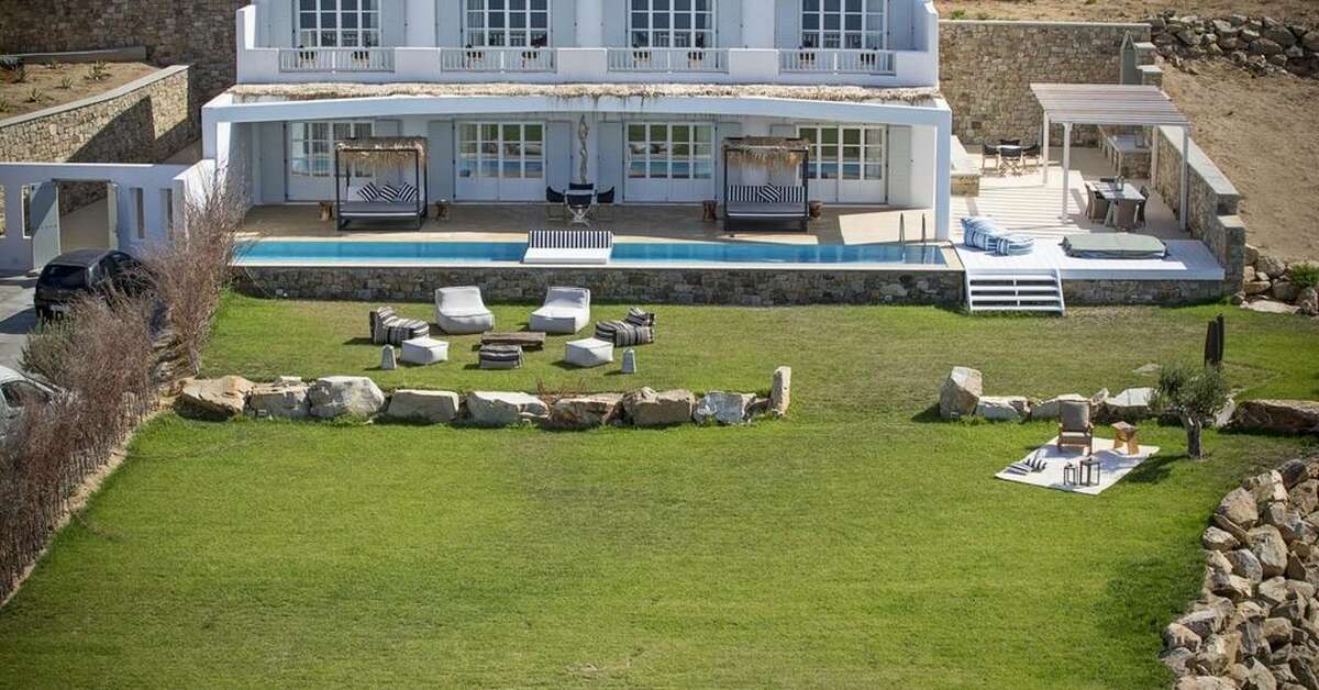 Een foto van het zwembad bij Myconian Villa Collection