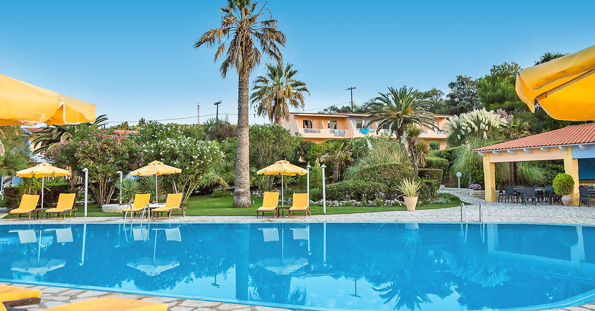 Een foto van het zwembad bij Hotel Ibiscus Corfu