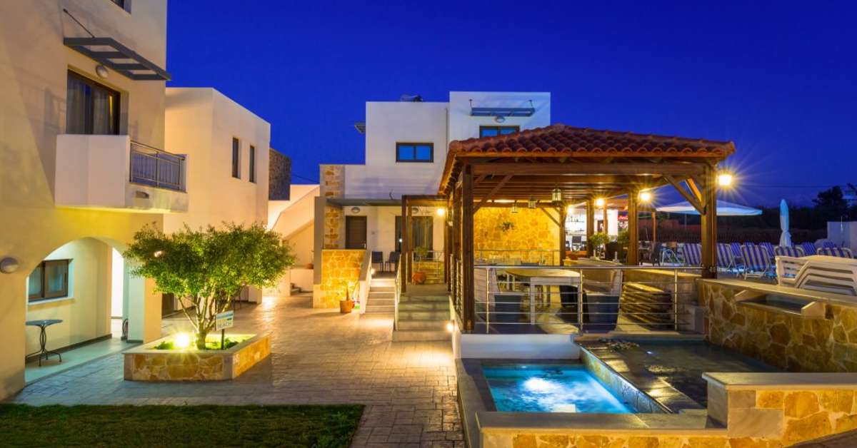 Een foto van het zwembad bij Ledra Maleme Hotel