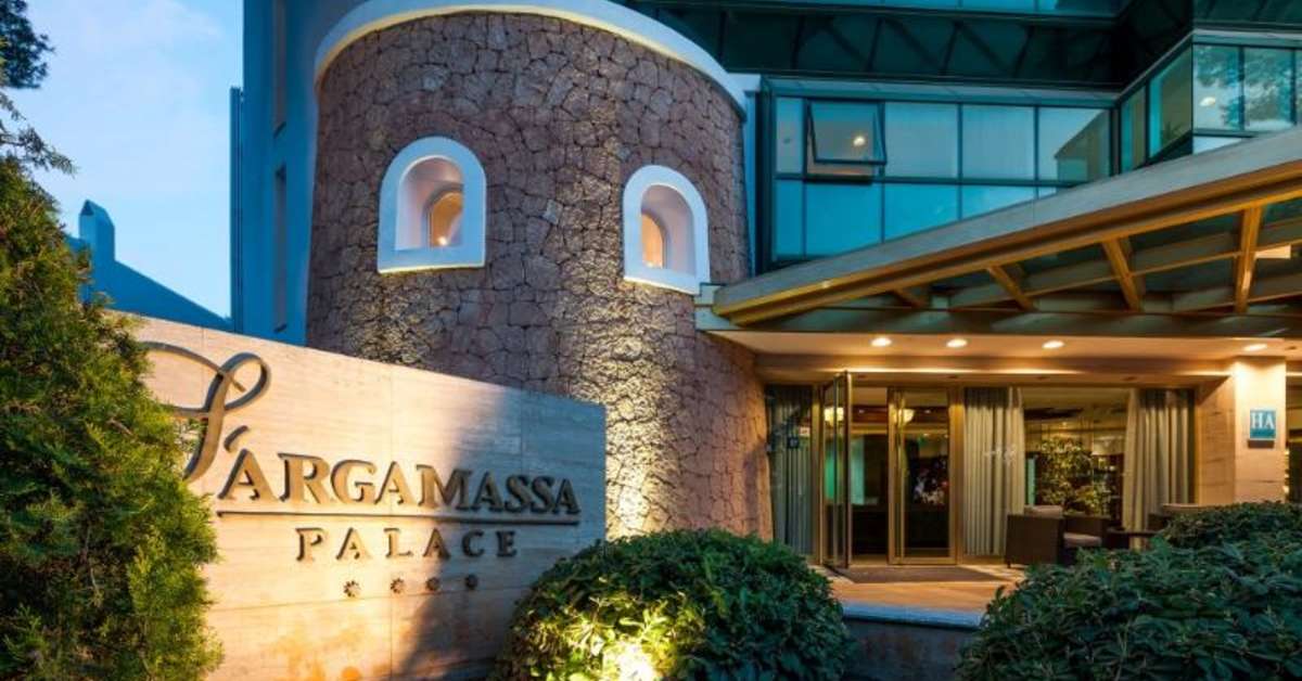 Ein Foto von der Außenansicht des S'Argamassa Palace