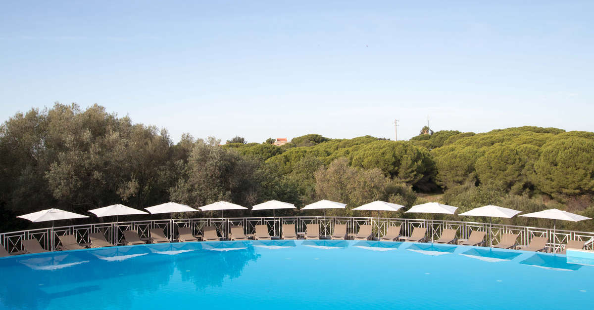 Een foto van het zwembad bij Longevity Cegonha Country Club