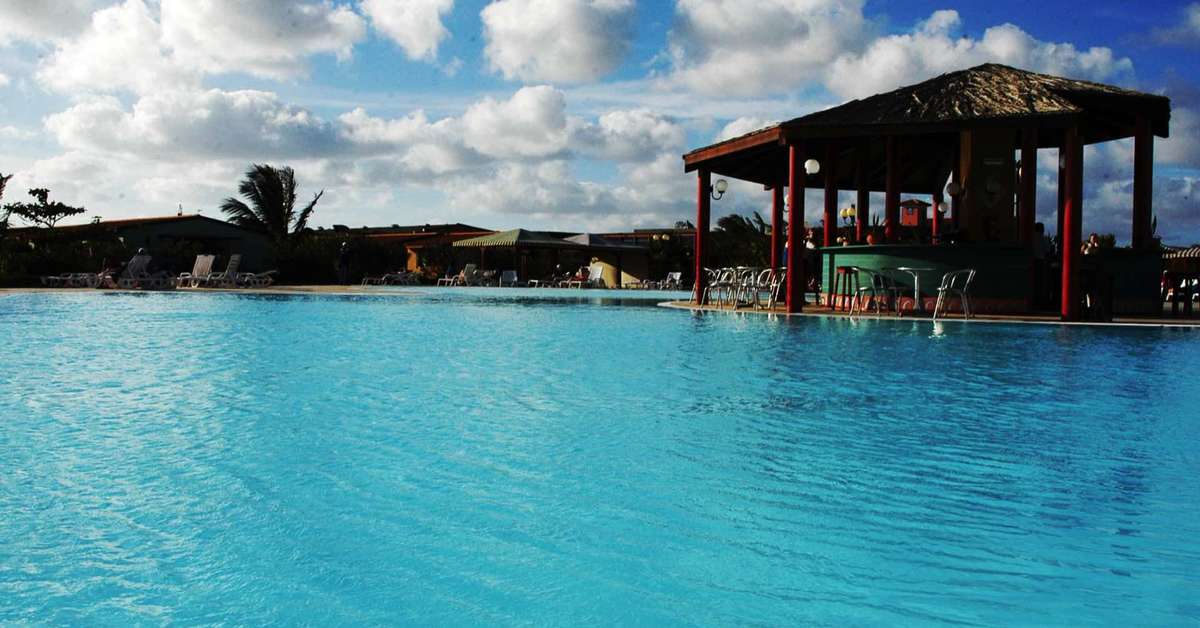 Een foto van het zwembad bij VOI Vila Do Farol Resort