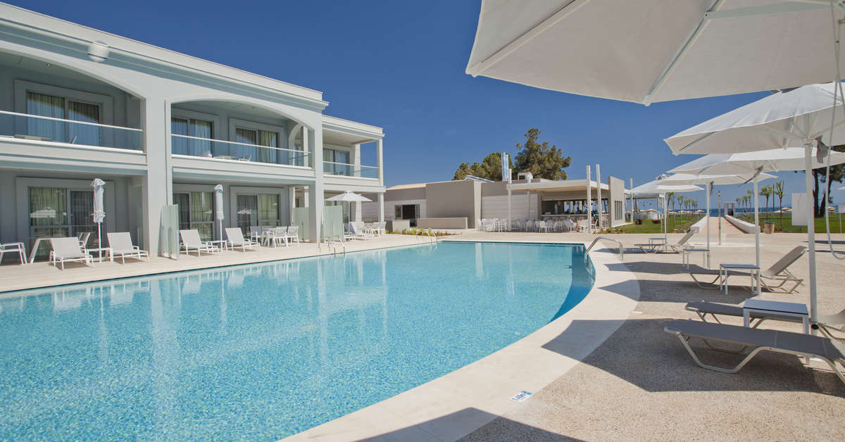 Een foto van het zwembad bij TUI Blue Lagoon Princess
