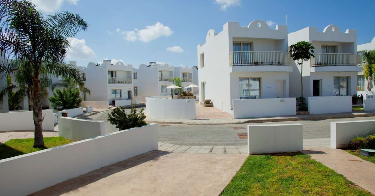Een foto van de buitenkant van Louis Althea Kalamies Luxury Villas