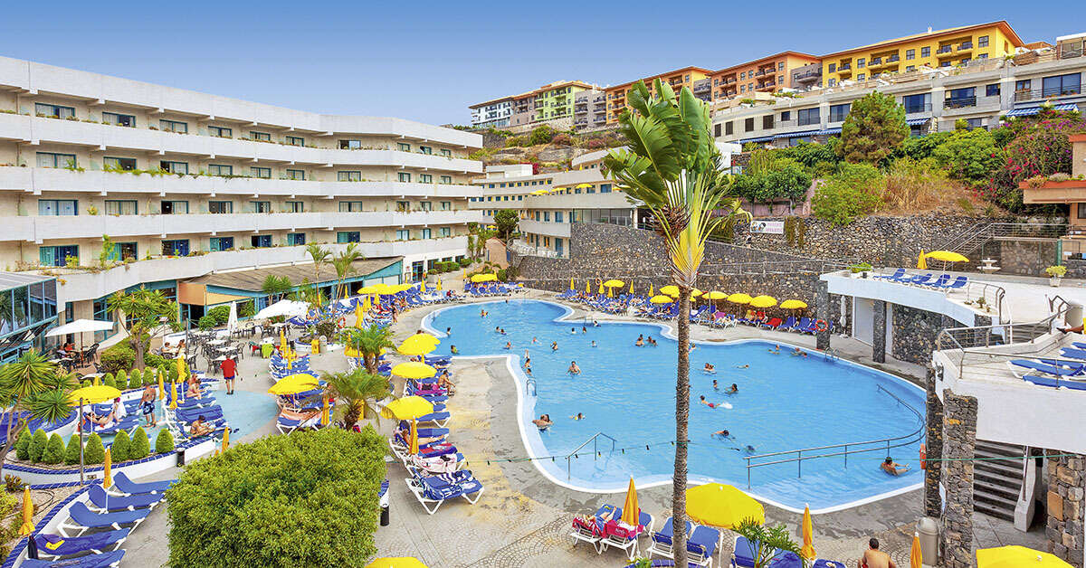Een foto van het zwembad bij Alua Tenerife