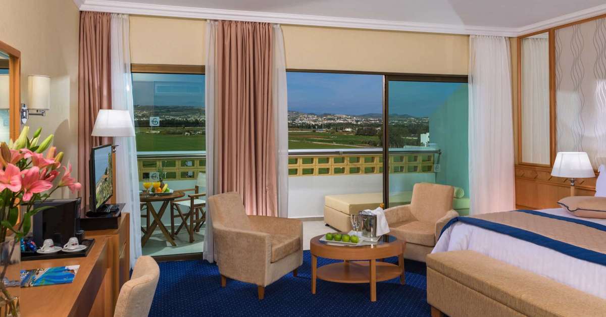 Een foto van Constantinou Bros Athena Royal Beach Hotel