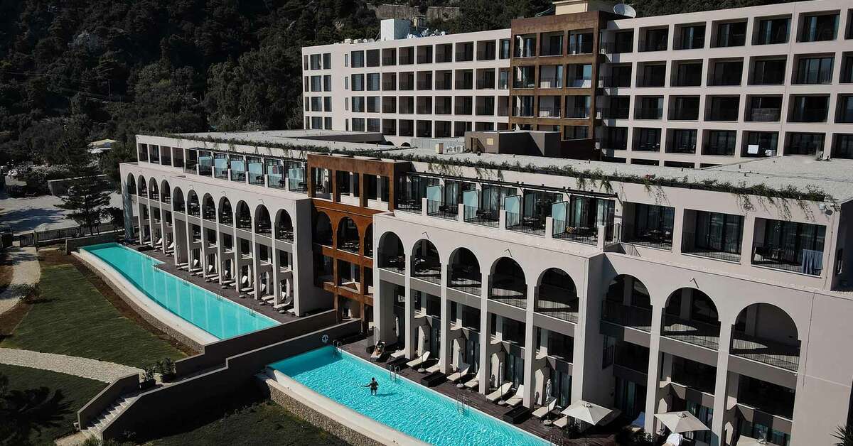 Een foto van het zwembad bij Domes of Corfu