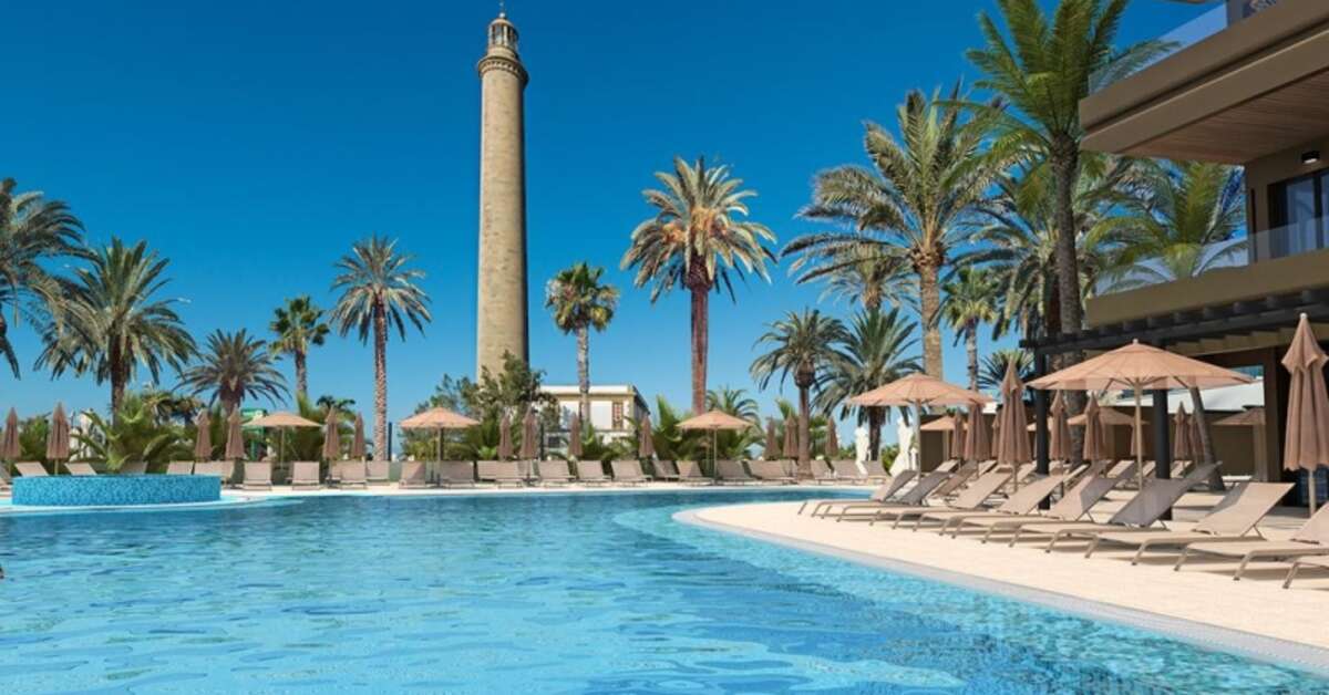 Een foto van het zwembad bij Faro Lopesan Collection Hotel