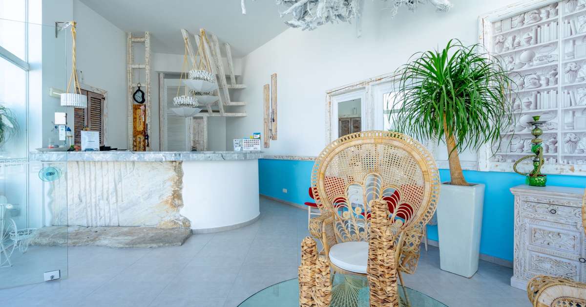 Een foto van het interieur van Kouros Home