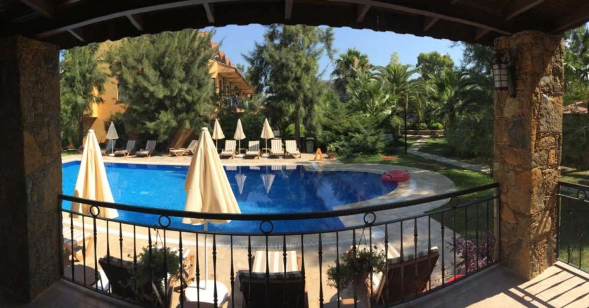 Een foto van het zwembad bij Holiday Calbis