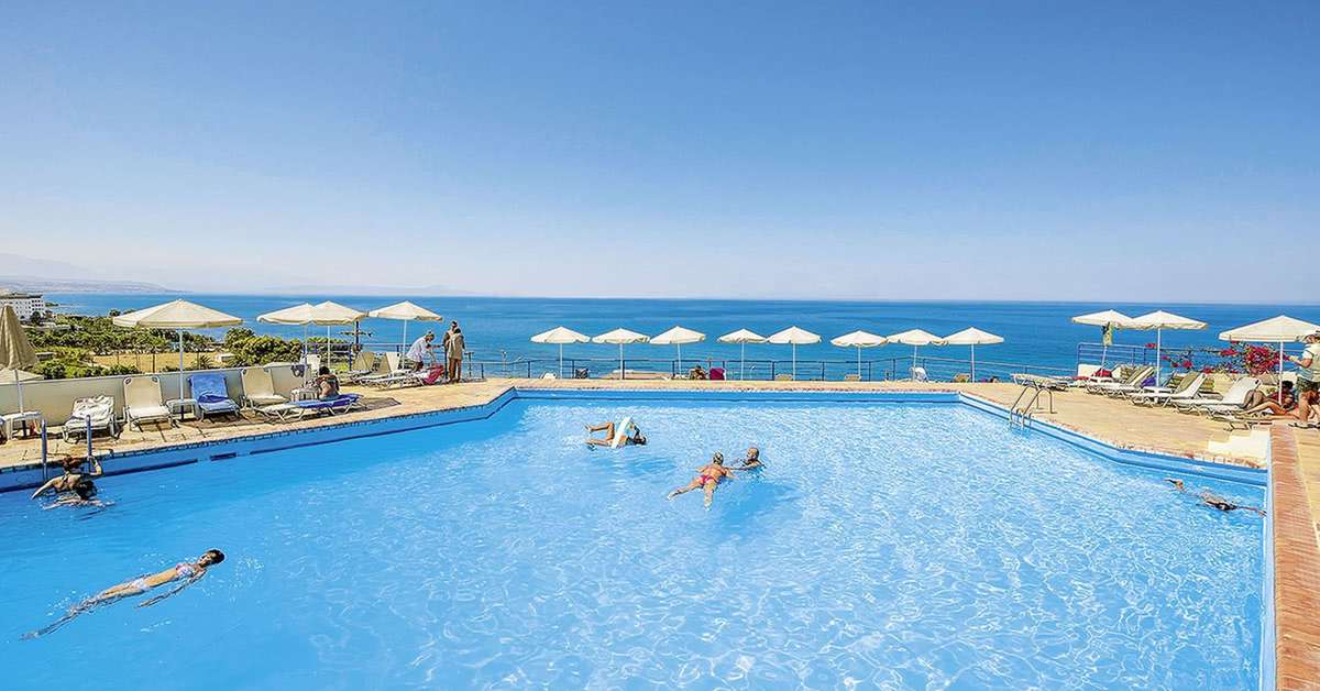 Ein Foto vom Pool im Scaleta Beach Hotel