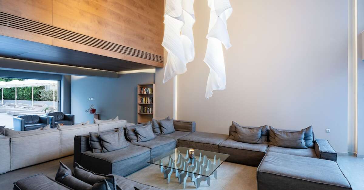 Een foto van het interieur van Oktober Downtown Boutique Hotel