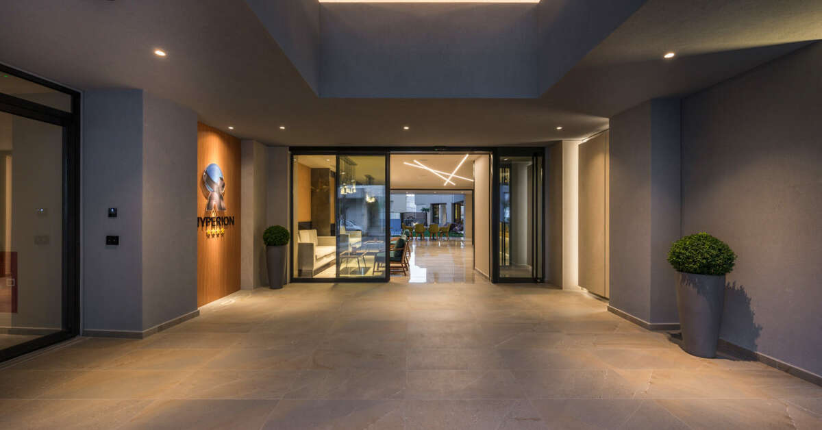 Een foto van het interieur van Hyperion City Hotel