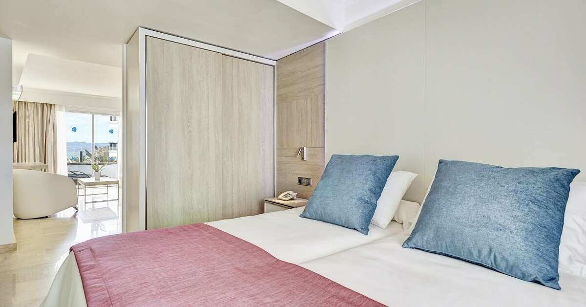 Een foto van het zwembad bij Grupotel Acapulco Playa