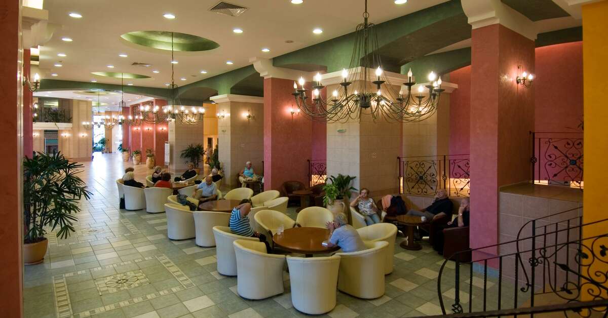 Een foto van het interieur van Hotel Hrizantema