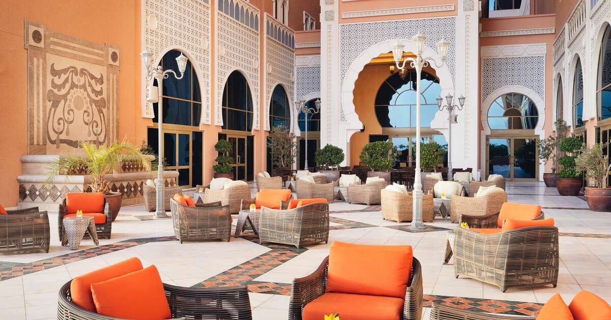 Ein Foto von der Terrasse im NH Collection Dubai Ibn Battuta