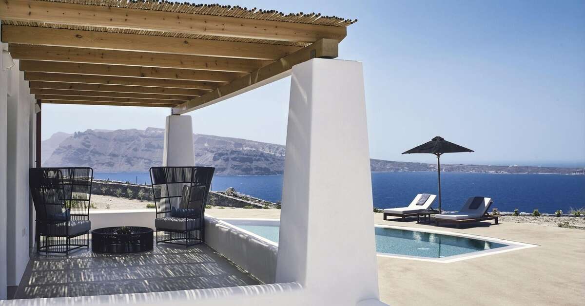 Een foto van het zwembad bij Santo Maris Oia Luxury Suites & Spa