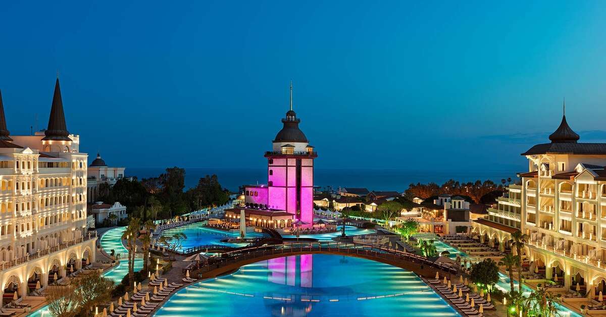 Een foto van het zwembad bij Mardan Palace