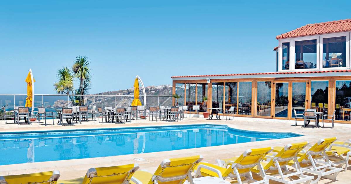 Een foto van het zwembad bij Miramar Hotel & Spa