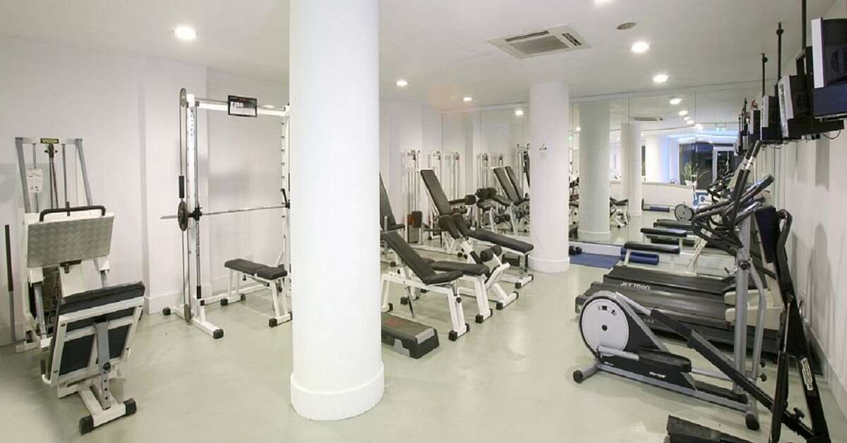 Een foto van de faciliteiten bij Grecian Sands Hotel